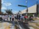 Pacientes con esclerosis múltiple bloquean vialidad para exigir medicamentos