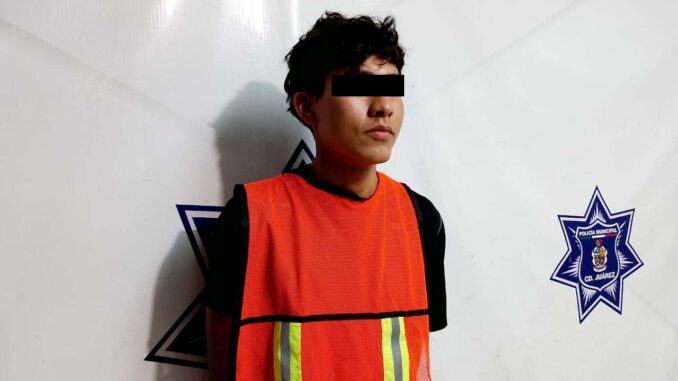 detienen-a-hombre-con-vehiculo-robado.jpg Detienen a hombre con vehículo robado