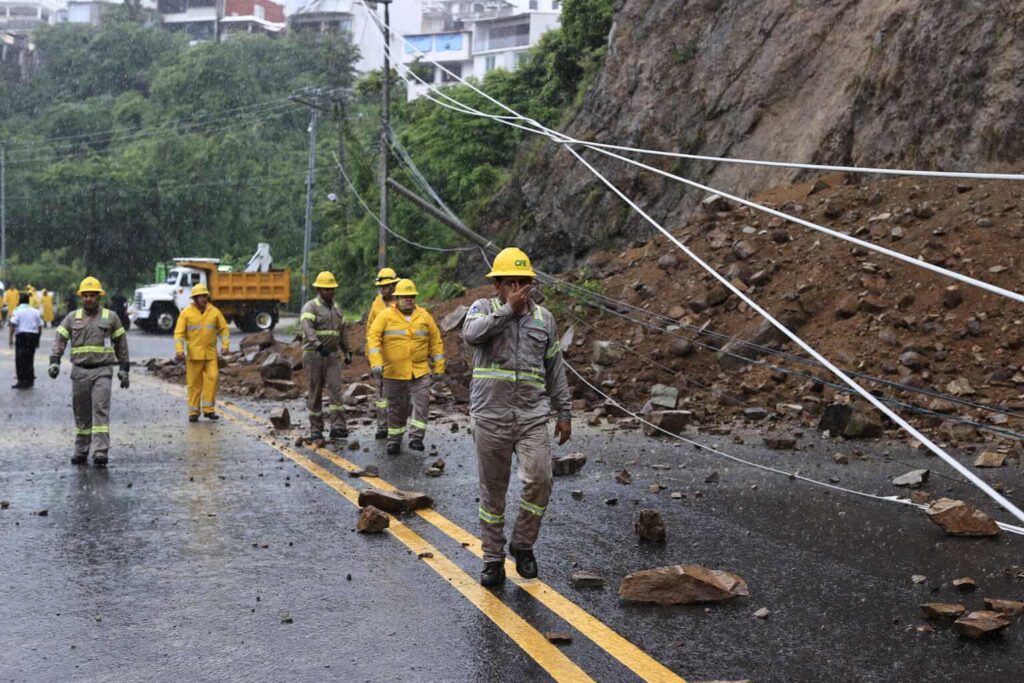 «Flossie» se degradó a ciclón post-tropical tras su paso por el Pacífico