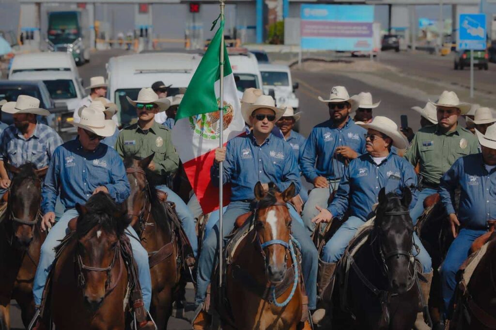 Recibe alcalde Marco Bonilla a Cabalgata Villista en Sacramento