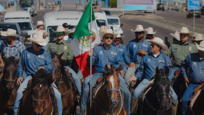recibe-alcalde-marco-bonilla-a-cabalgata-villista-en-sacramento.jpeg Recibe alcalde Marco Bonilla a Cabalgata Villista en Sacramento