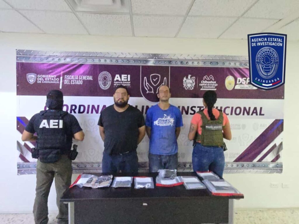 En cateo detienen a dos hermanos en la colonia Robinson; aseguran droga y arma de fuego