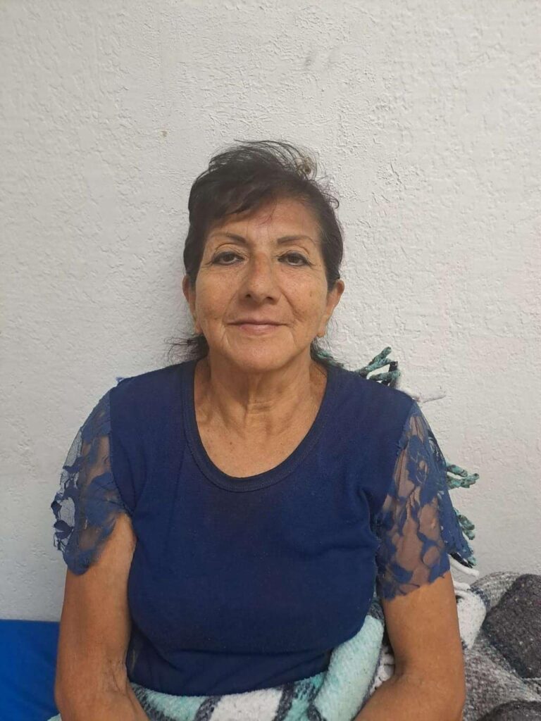 Solicitan apoyo para localizar a familia de mujer extraviada