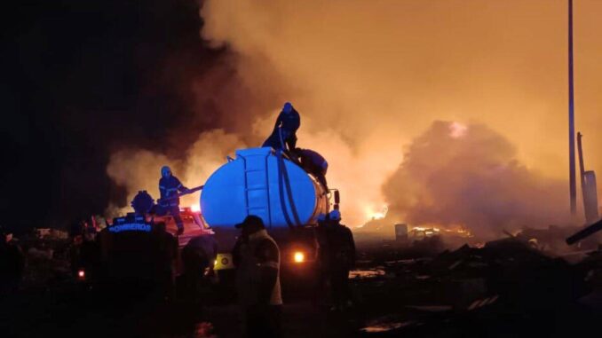 controlan-incendio-en-relleno-sanitario-de-neza-cerca-del-bordo-de-xochiaca.jpg Controlan incendio en relleno sanitario de Neza, cerca del Bordo de Xochiaca