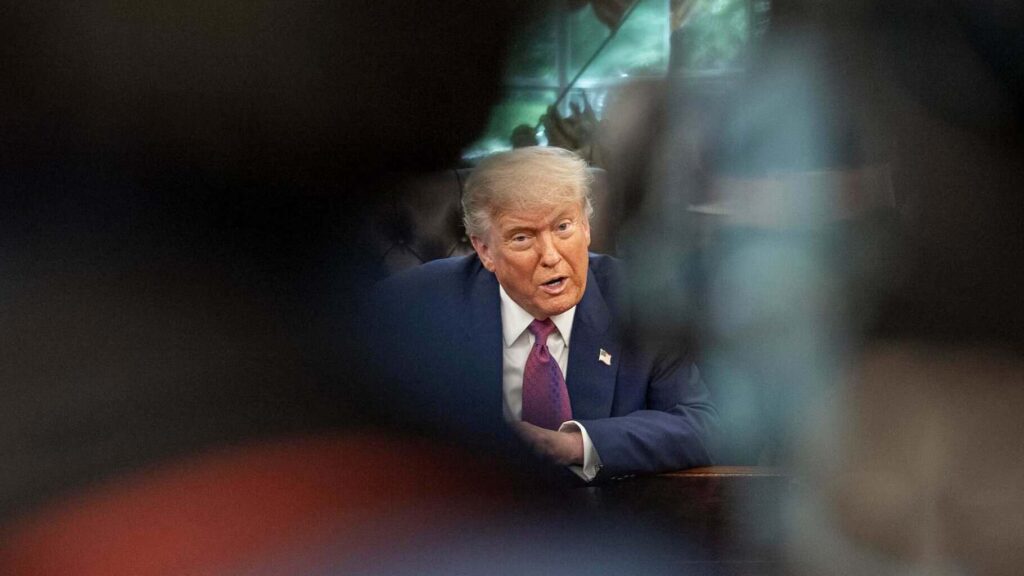 Demandan al Gobierno Trump por pausar la financiación de programas extraescolares