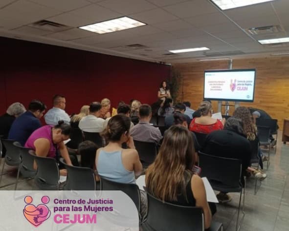 Imparte CEJUM pláticas de prevención de las violencias a personal del Congreso del Estado