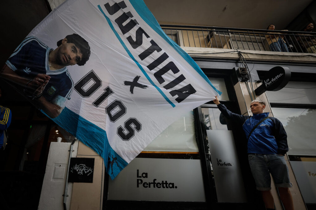 Conforman nuevo tribunal para juicio por muerte de Maradona tras baja de un juez