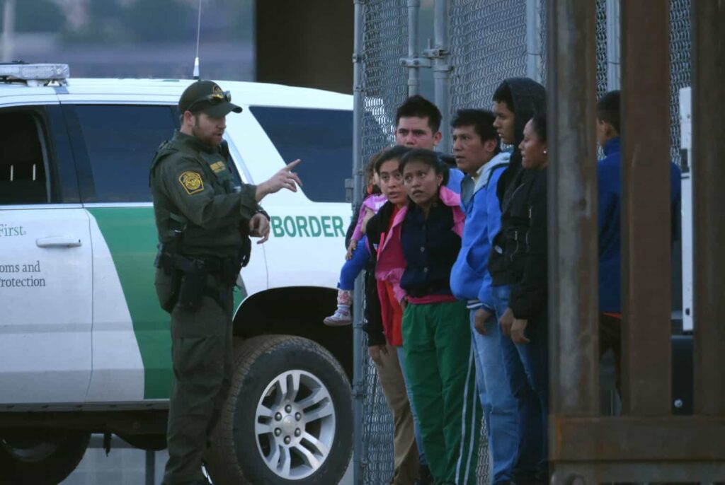Impulsan proyecto de ley que protegería a indocumentados llegados a EE.UU. antes de 2021