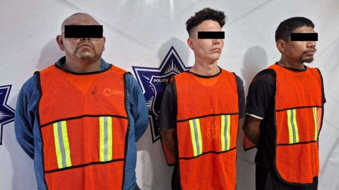 arrestan-a-tres-en-posesion-de-cristal-se-les-acusa-de-robar-una-ferreteria.jpg Arrestan a tres en posesión de cristal, se les acusa de robar una ferretería