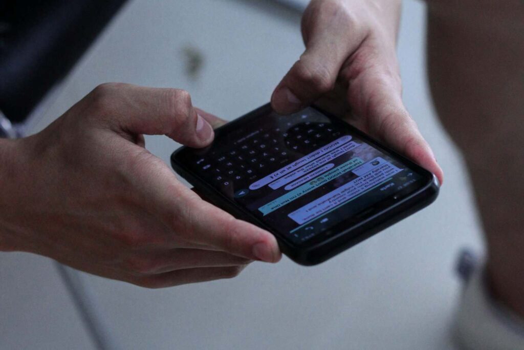 Alertan nuevo modus para robo de datos en aplicaciones de mensajería