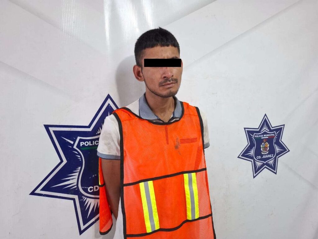 Arrestan a hombre por violación y robo de vehículo