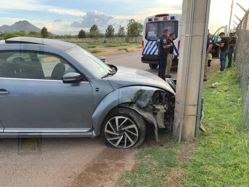 Dos personas lesionadas tras accidente vial en la colonia Ávalos
