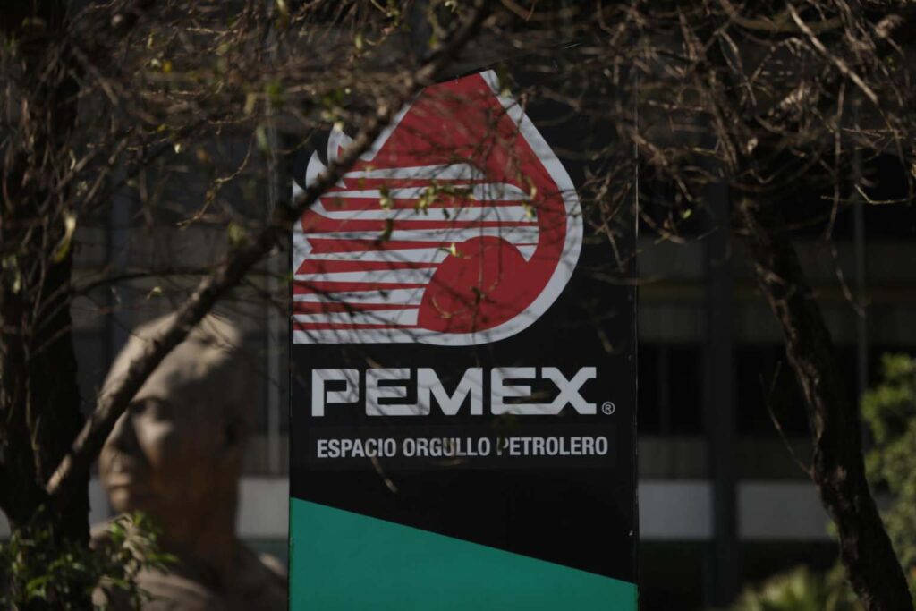La agencia Fitch coloca a Pemex en observación positiva tras anuncio de apoyo financiero