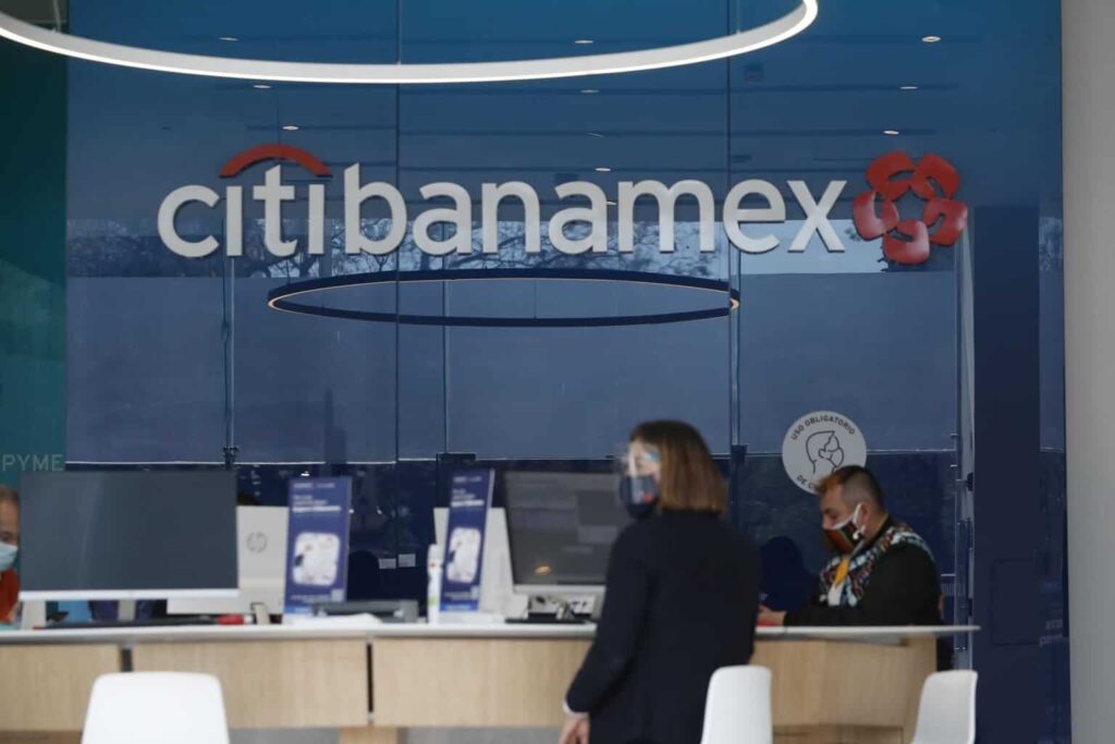 Bancos de México ganan más de 6 mil 300 millones de dólares en los primeros cinco meses de 2025
