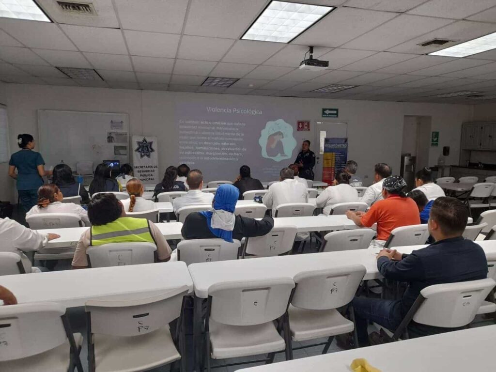 Capacitan a empleados de maquila en prevención de violencia