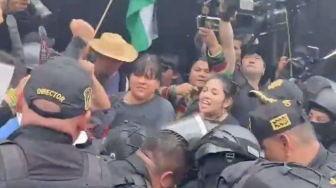 tercera-marcha-contra-la-gentrificacion-en-cdmx-cambia-de-ruta-entre-tension-policial.jpg Tercera marcha contra la gentrificación en CDMX cambia de ruta entre tensión policial