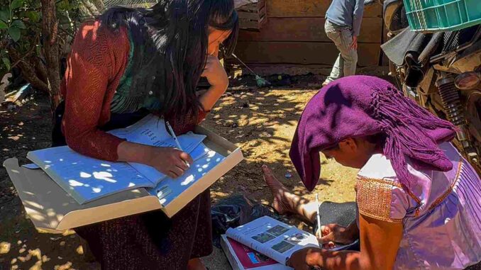 jovenes-tzotziles-luchan-contra-el-analfabetismo-de-adultos-mayores-en-chiapas.jpg Jóvenes tzotziles luchan contra el analfabetismo de adultos mayores en Chiapas