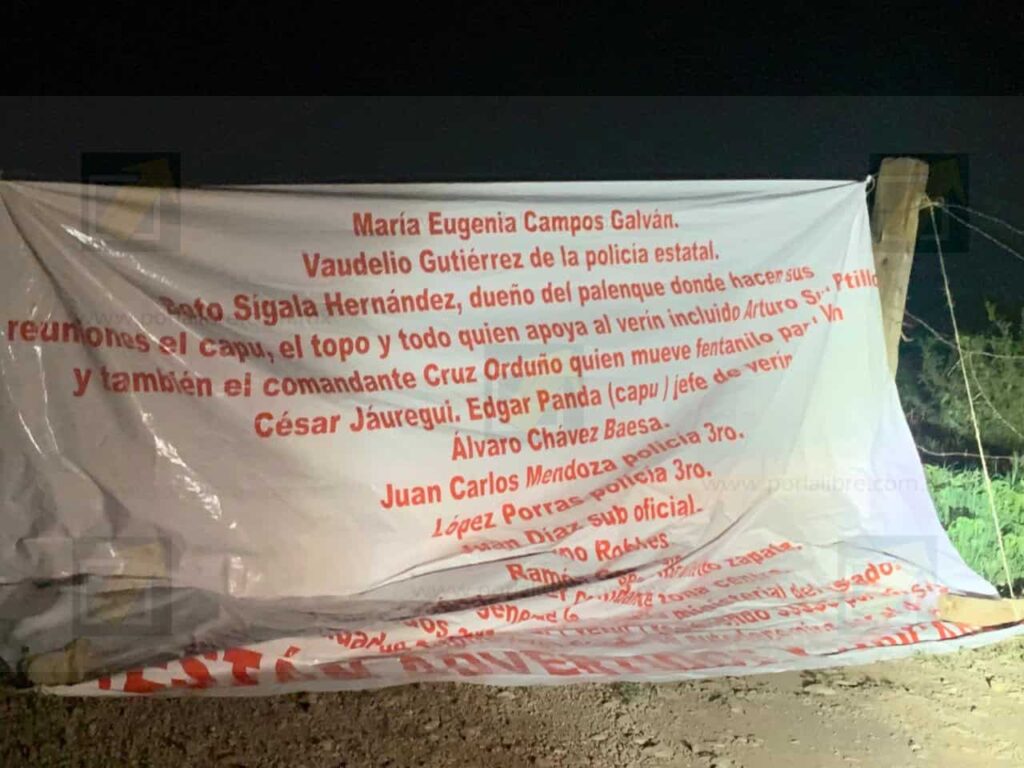 Dejan narcomanta con amenazas rumbo al Cereso de Aquiles Serdán
