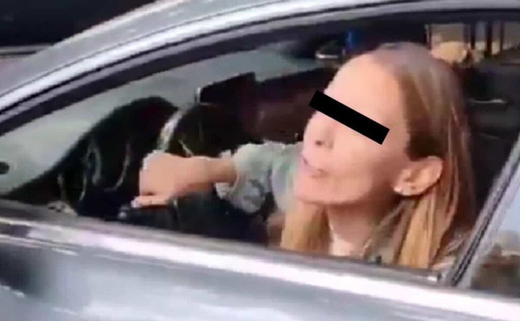 Vinculan a proceso a ‘Lady Racista’ por discriminación
