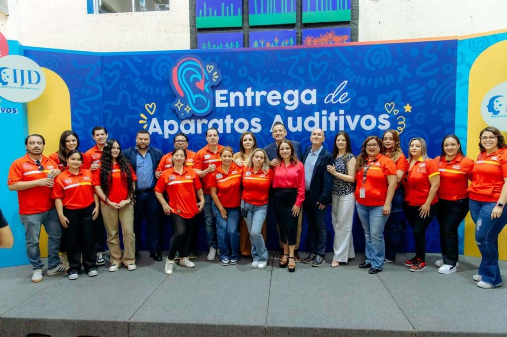 Entrega alcalde Bonilla 55 aparatos auditivos gracias a colaboración con Grupo OXXO