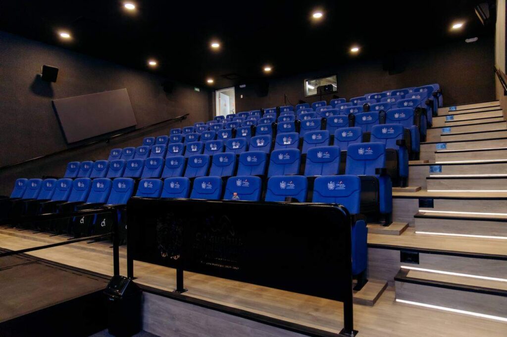 Inaugura alcalde rehabilitación y modernización del Cine Rejón