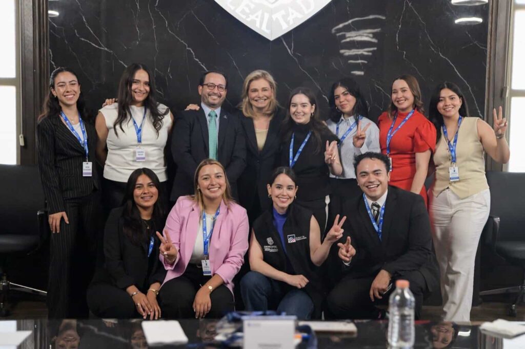 Gobierno de Maru Campos beca a jóvenes para estudiar en Washington