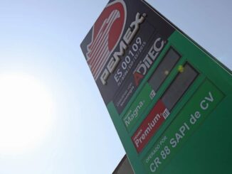 Fitch eleva calificación a Pemex tras apoyo de gobierno federal, pero advierte fragilidad