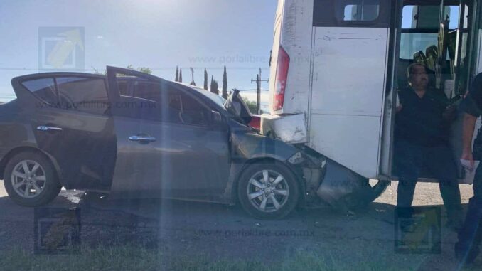 chofer-de-plataforma-se-incrusta-en-urbano-3-pasajeros-lesionados.jpeg Chofer de plataforma se incrusta en urbano; 3 pasajeros lesionados