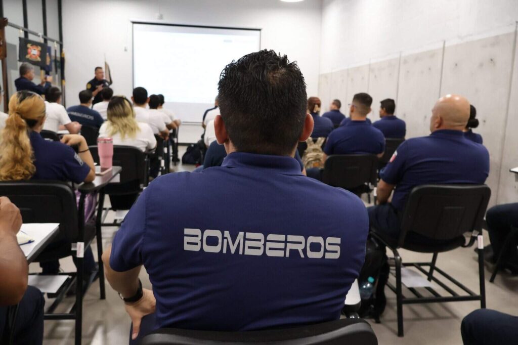 Inicia academia para bomberos voluntarios con 34 aspirantes