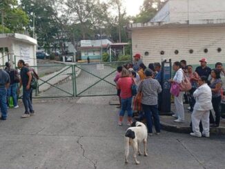 Sujeto irrumpe en IMSS de Tuxpan y dispara contra paciente, quien sobrevivió