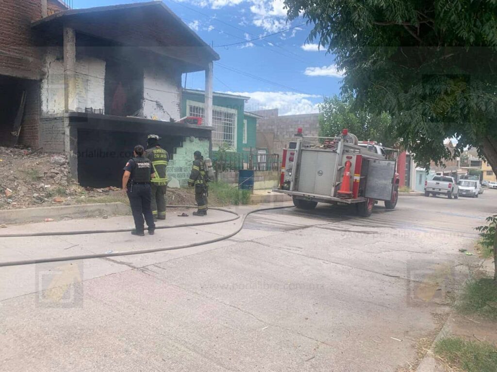 Incendio consume vivienda abandonada en colonia Mármol II