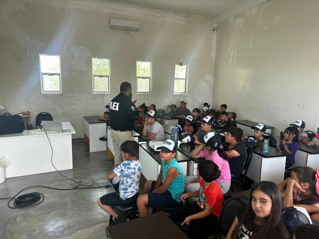 Participa GOECHI en veraneada del DIF en Parral
