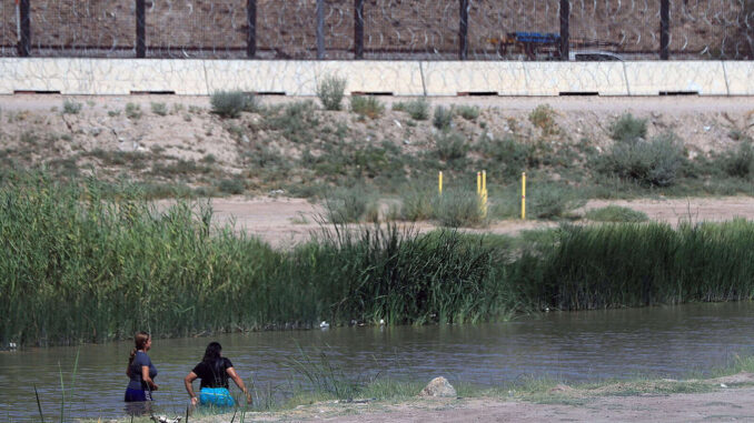 eeuu-emite-alertas-por-calor-en-su-frontera-con-mexico.jpg EE.UU. emite alertas por calor en su frontera con México