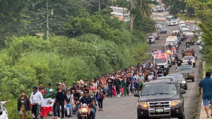 caravana-de-300-migrantes-parte-de-chiapas-hacia-la-cdmx.jpg Caravana de 300 migrantes parte de Chiapas hacia la CDMX