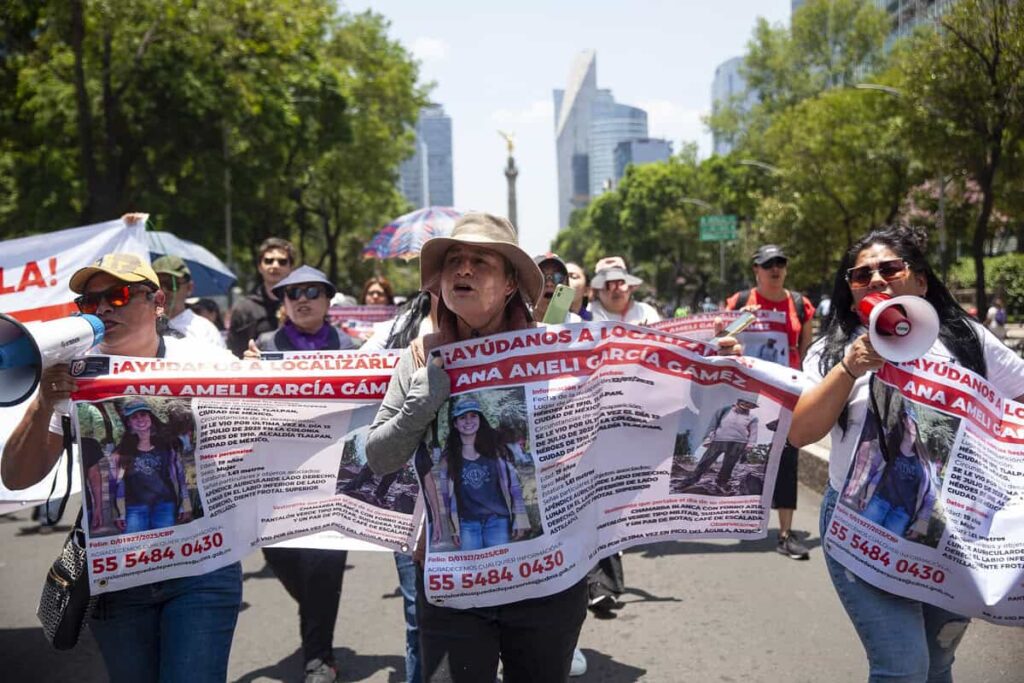 Marchan en la CDMX para exigir la localización de Ana Amelí, joven desaparecida en el Ajusco