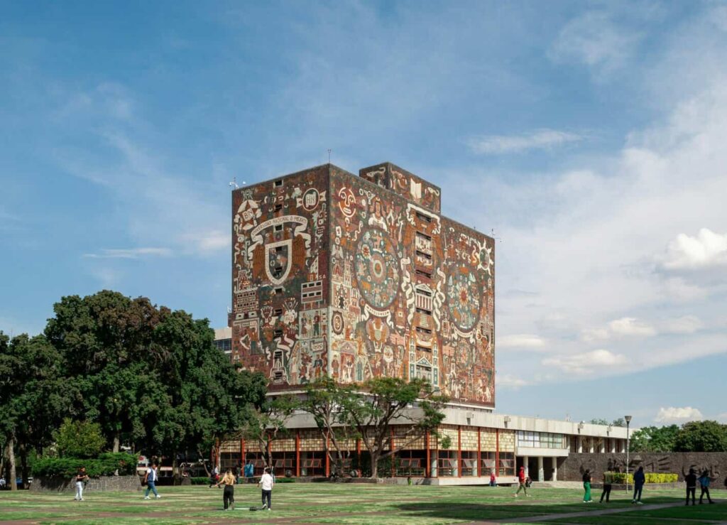 El porvenir de México está en nuestros estudiantes: Leonardo Lomelí
