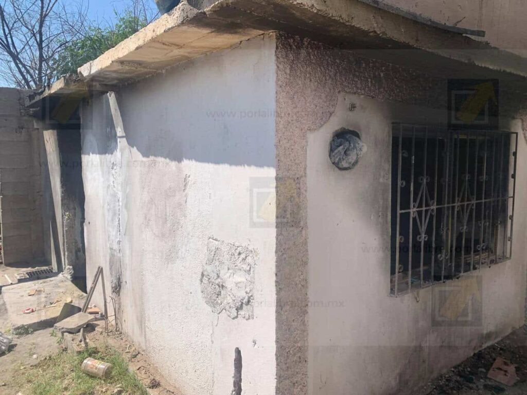 Incendio consume vivienda abandonada en la colonia 20 Aniversario