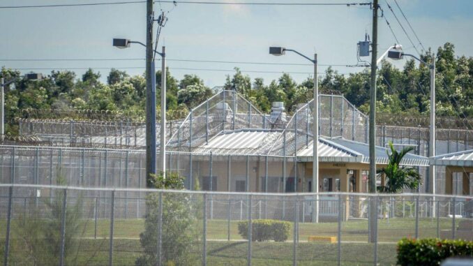 eeuu-usara-base-militar-como-mayor-centro-de-detencion-para-migrantes.jpg EE.UU. usará base militar como mayor centro de detención para migrantes