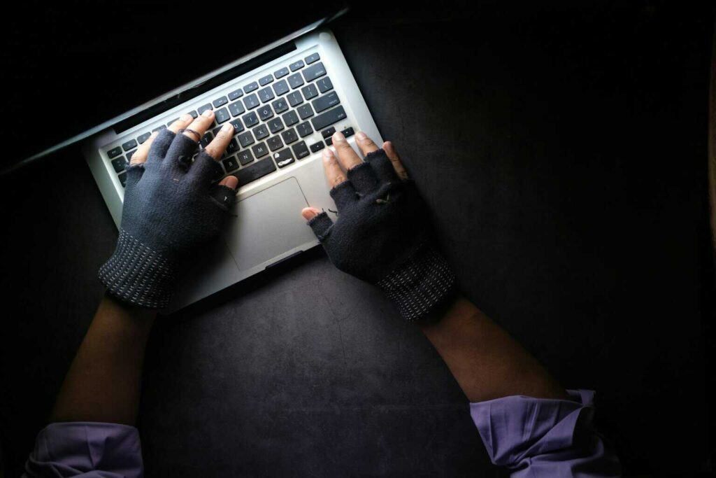 Suplantan tiendas en línea para robar datos bancarios