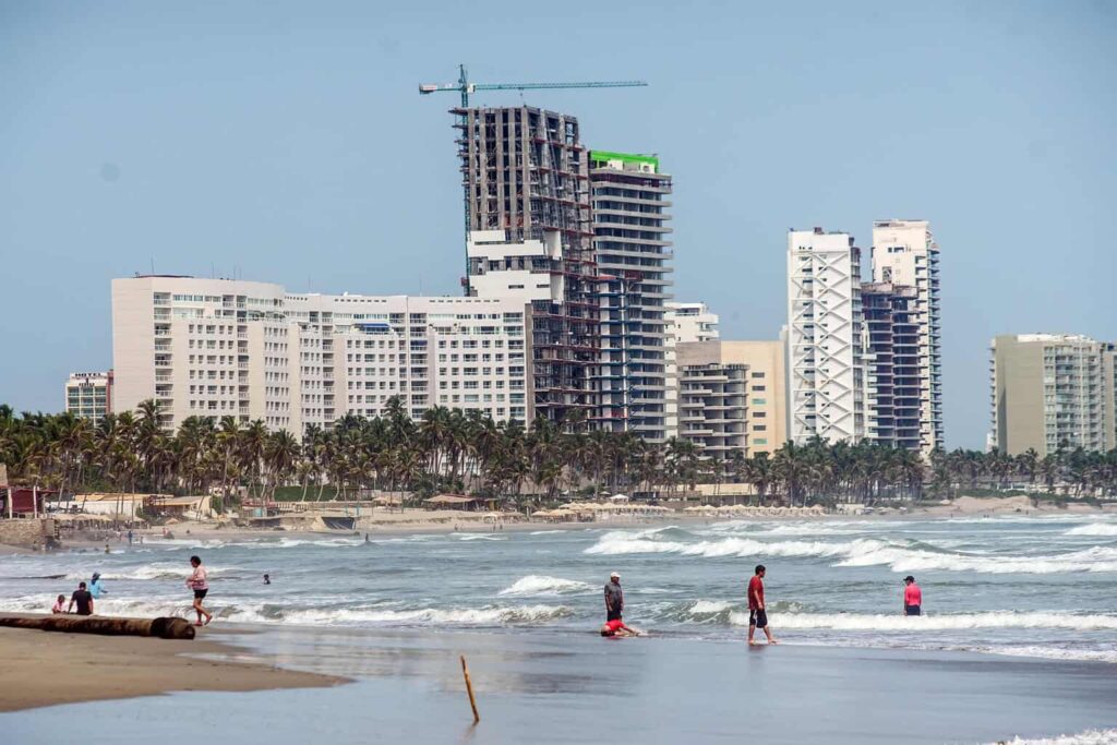 Hoteleros y empresarios prevén impacto por alerta de viaje de EE.UU. a Guerrero