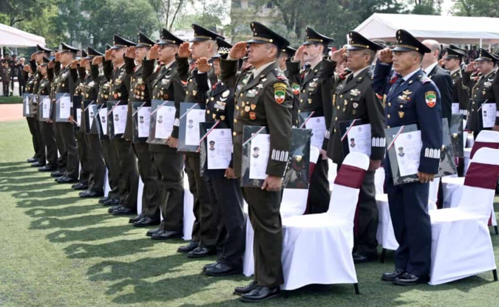 Se gradúan 68 discentes del Colegio de Defensa Nacional