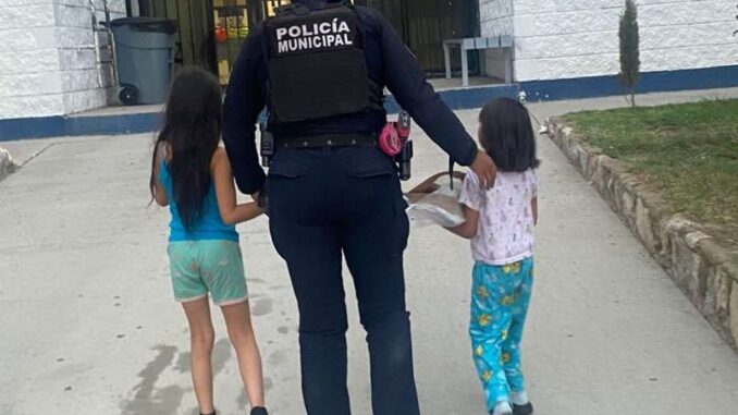 resguardan-a-dos-ninas-que-caminaban-solas-en-parajes-del-sol.jpg Resguardan a dos niñas que caminaban solas en Parajes del Sol