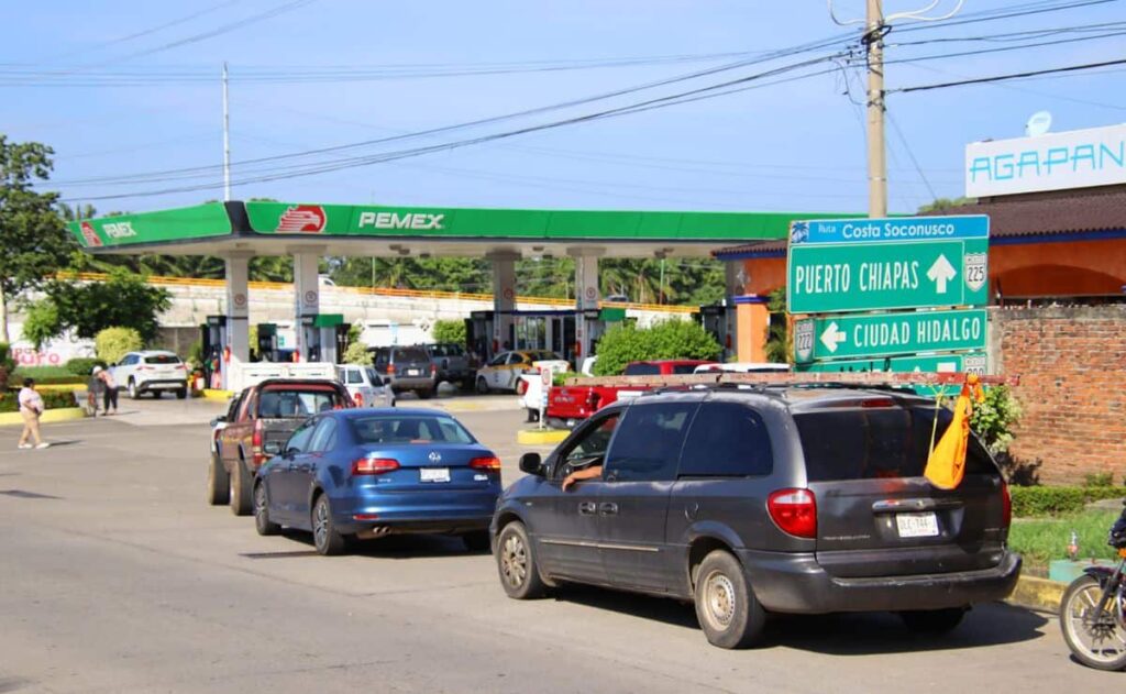 Sheinbaum niega desabasto de gasolina; «es un tema de transporte», aclara