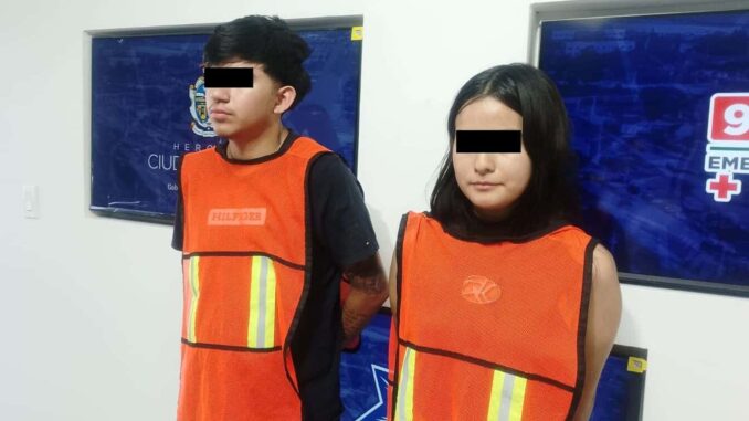 detienen-a-pareja-con-vehiculo-robado-y-mariguana.jpg Detienen a pareja con vehículo robado y mariguana