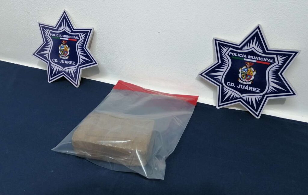 Detienen a una adolescente con una libra de mariguana en Los Alcaldes