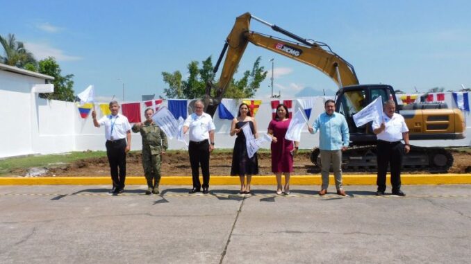 dan-banderazo-a-obras-en-el-aeropuerto-nacional-de-colima-a-cargo-de-semar.jpeg