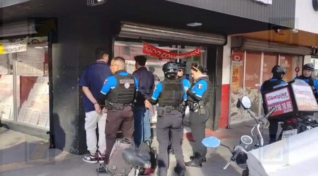 Detienen a dos jóvenes por pagar con billetes falsos en comercios del centro