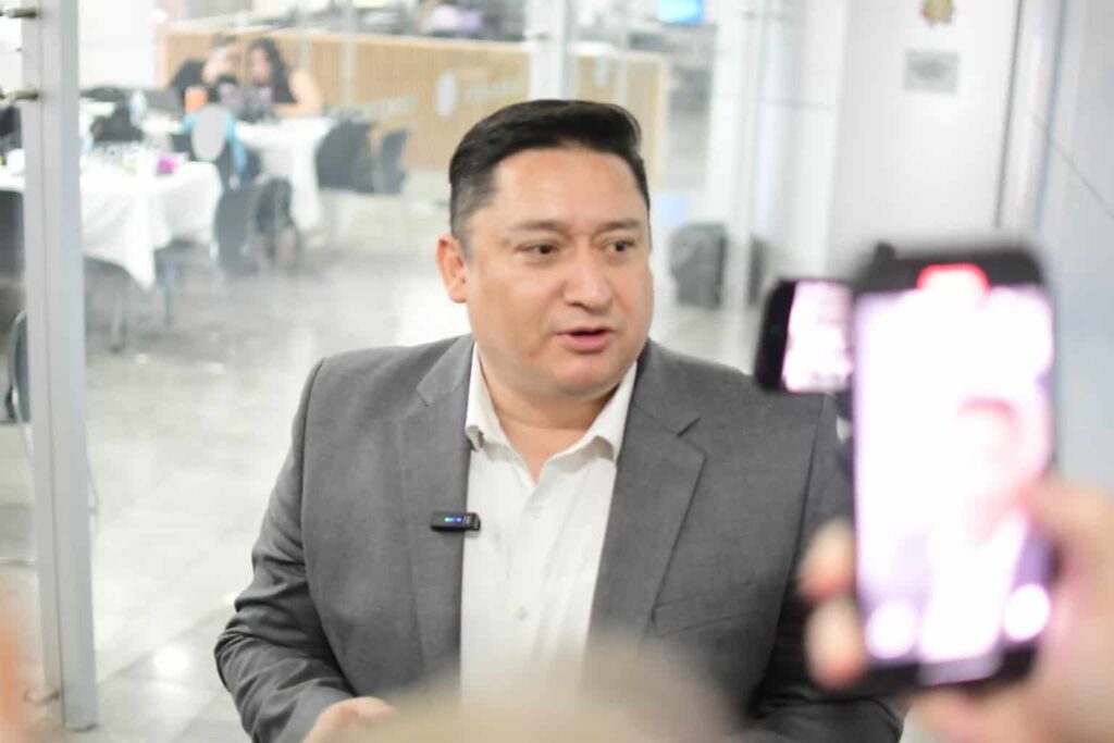Destaca Alfredo Chávez relevancia del Día Estatal de la Persona Mediadora en Chihuahua