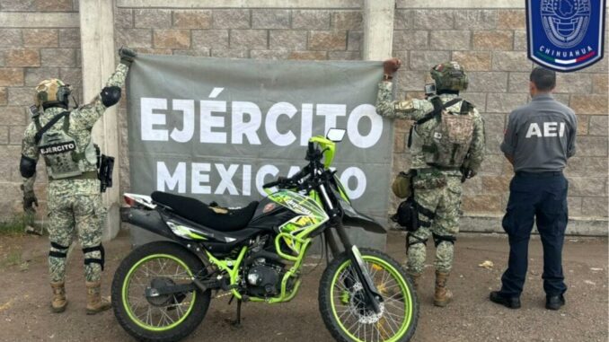 asegura-operativo-conjunto-motocicleta-y-porciones-de-metanfetamina-en-parral.jpg Asegura Operativo Conjunto motocicleta y porciones de metanfetamina en Parral