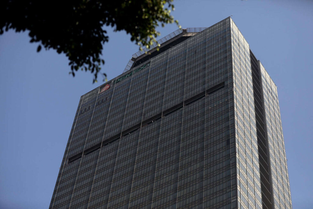 Sheinbaum afirma que ya se pagaron 240 mil mdp a proveedores de Pemex